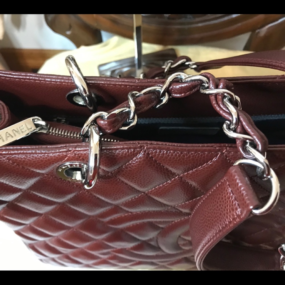 Chanel GST Caviar Grand Shopping tote maroon bag - Picture 12 of 16